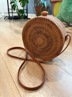Round Rattan Crossbody Bag Bali Boho Woven Circle Purse Brown Straw Bag